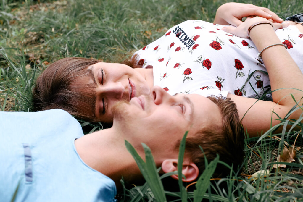 séance photo couple en extérieur