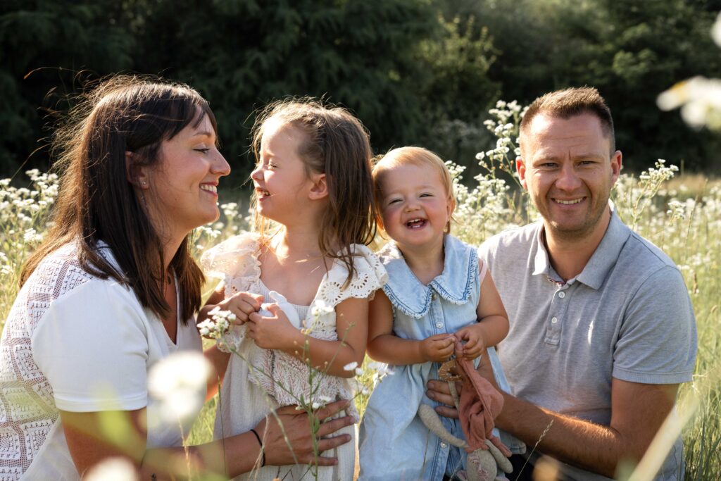 photo d'une famille en extérieur